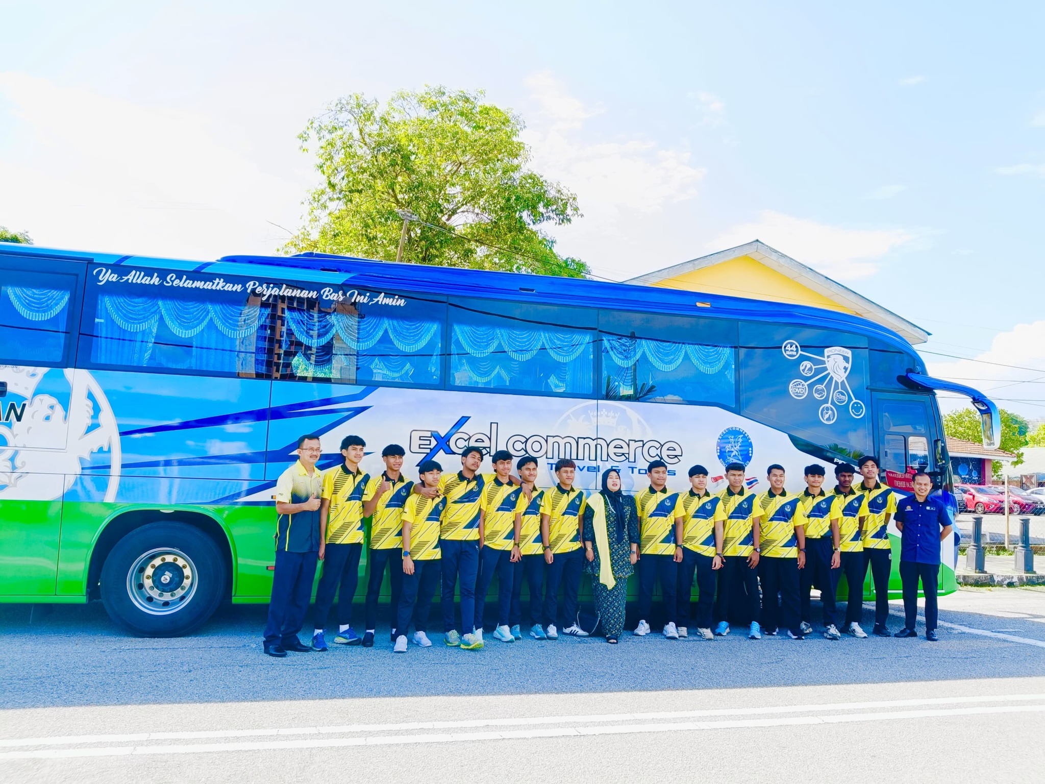 School trip bus rental Malaysia - safe transportation for students, field trips, excursions with licensed drivers and safety compliance