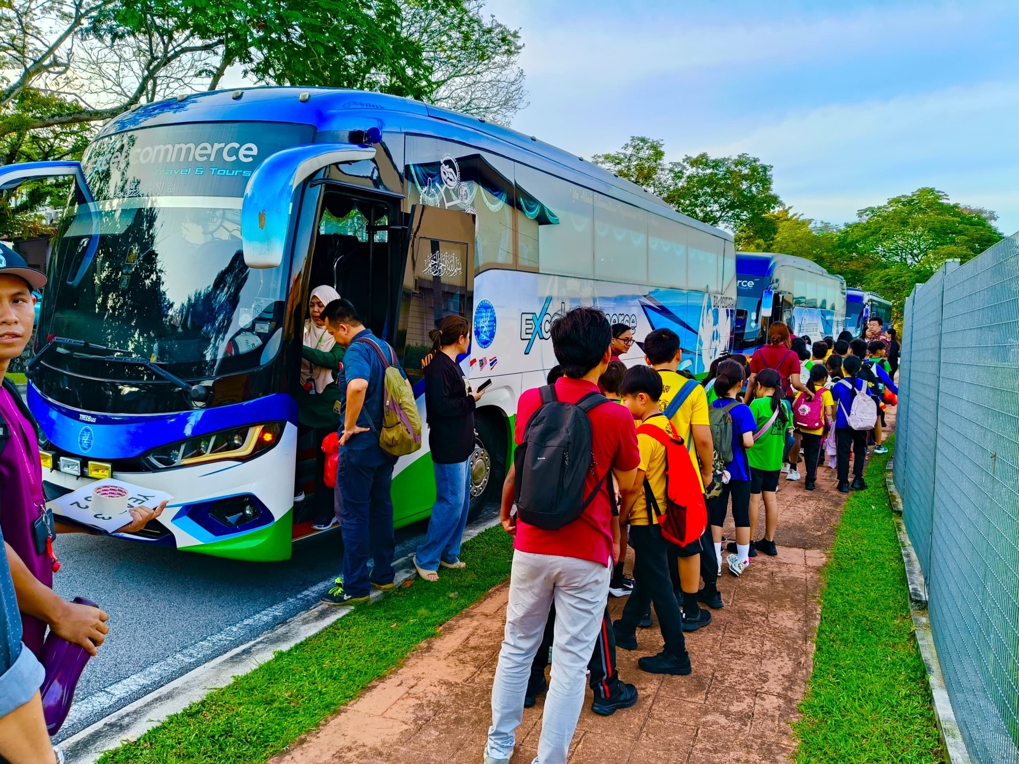 Sewa bas Malaysia - 45 seater luxury coach for group travel, corporate events, and school trips